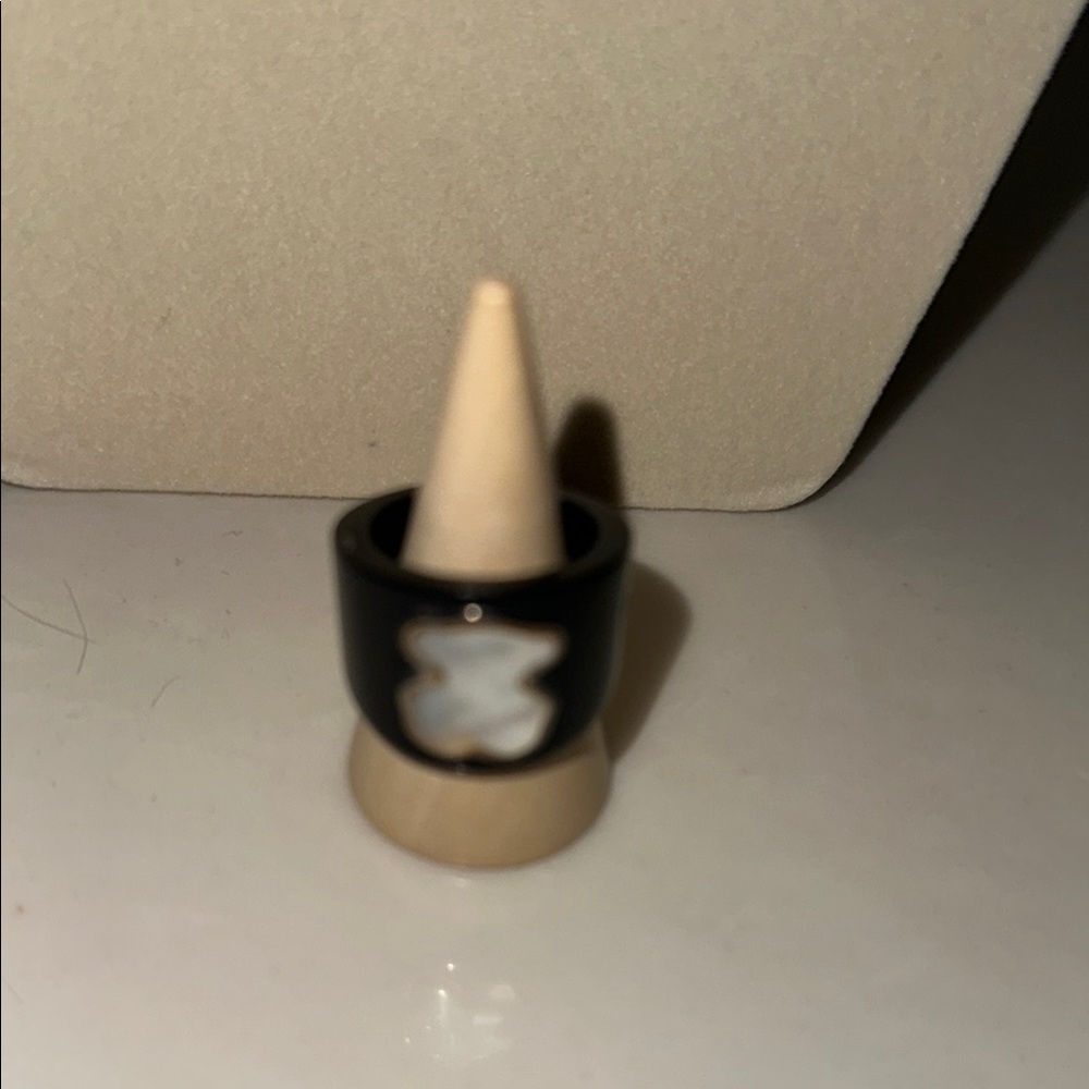 Black Ring with White Bear Design in nacar and silver